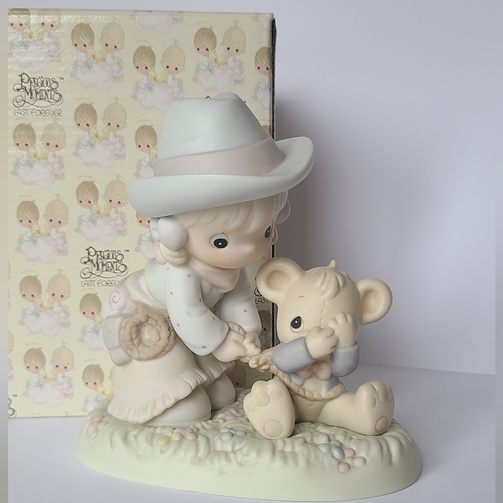 Vintage Precious Moments Can't Bear to Let You Go Porcelain Collectible Figurine